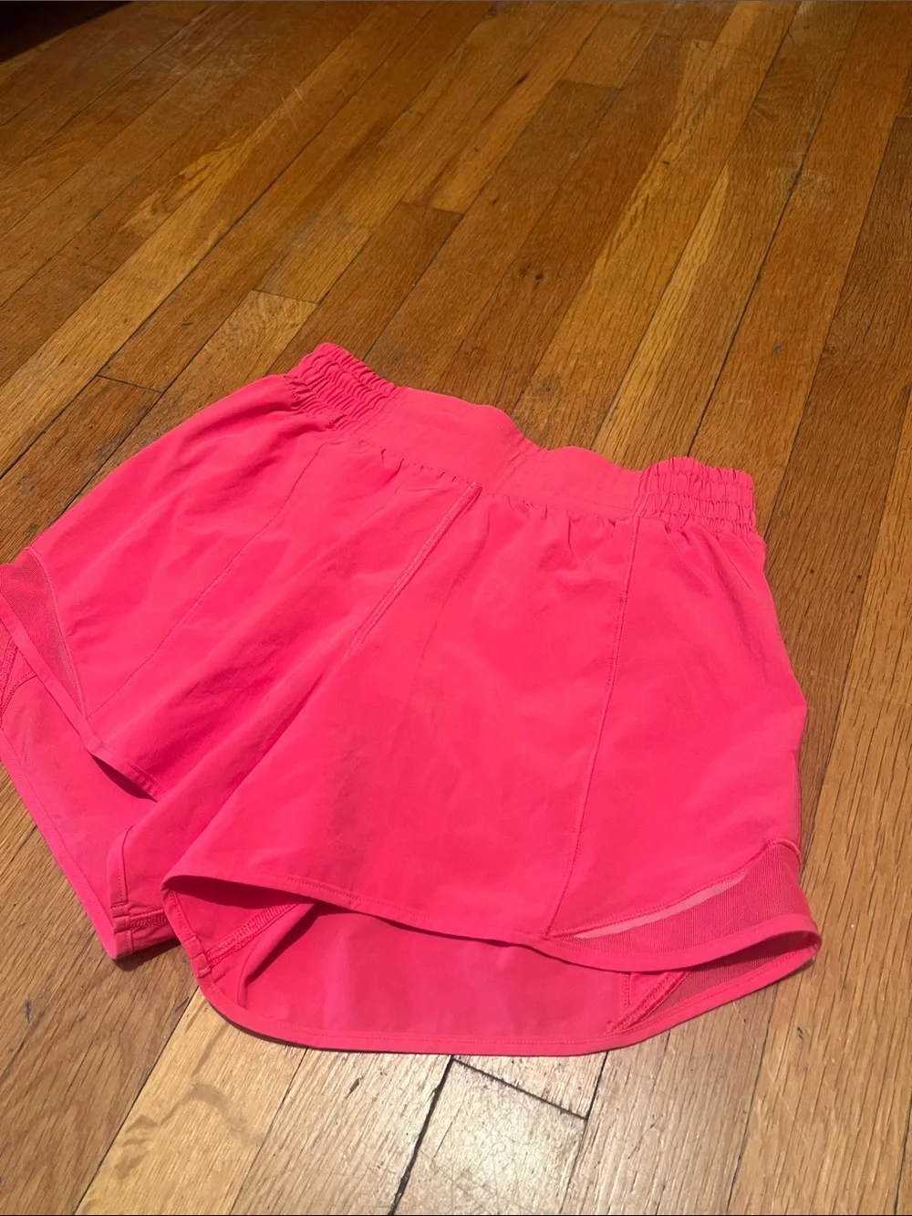 Lululemon Hotty Hot High Rise Long 4” Shorts in Lip Gloss Pink, Women’s size 4